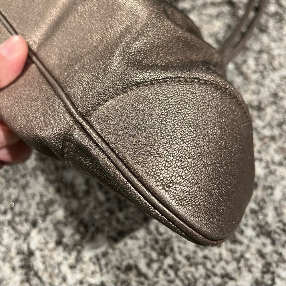 Salvatore Ferragamo Shoulder Bag in Metallic Gold - Picture 5 of 12